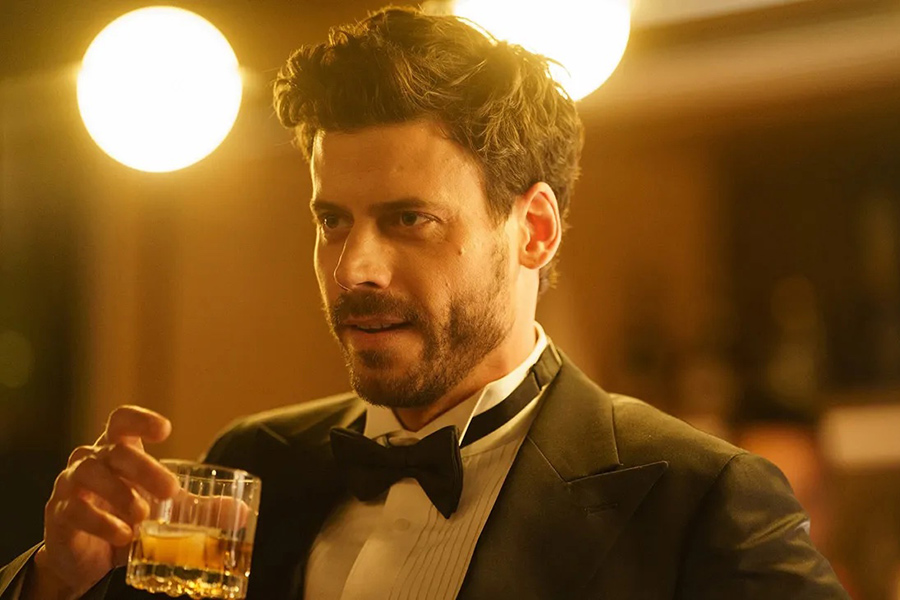 <i>Heated Rivalry</i>’s François Arnaud on How to Film a Sex Scene