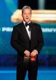 Presenter Kiefer Sutherland