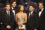 Kevin Connolly, Adrian Grenier, Jerry Ferrara, and Jeremy Piven of HBO series Entourage present with Eva Longoria of Desperate H