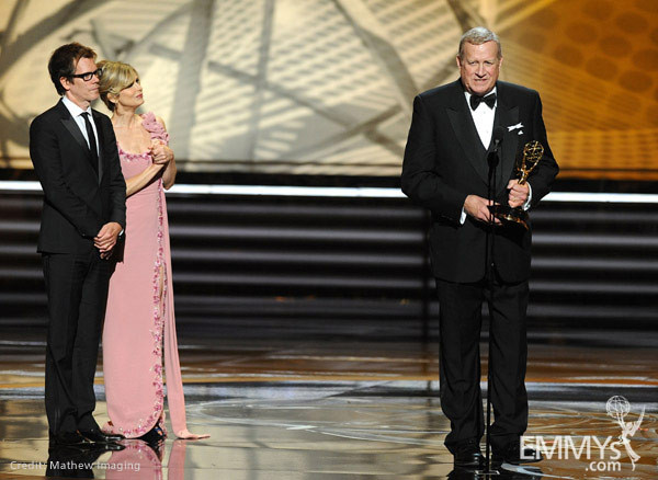Actor Ken Howard (R) with presenters Kevin Bacon and Kyra Sedgwick