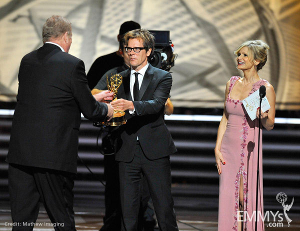 Actor Ken Howard (L) with presenters Kevin Bacon and Kyra Sedgwick