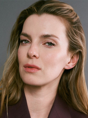 Betty Gilpin