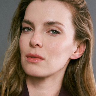 Betty Gilpin