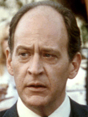 Earl Boen