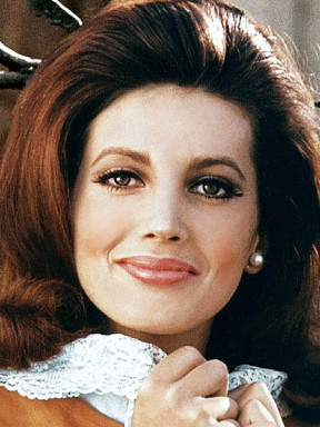 Gayle Hunnicutt