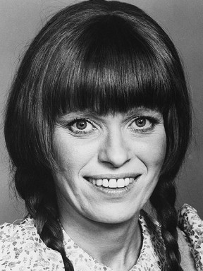 louise-lasser-bio-2026-450x600.jpg