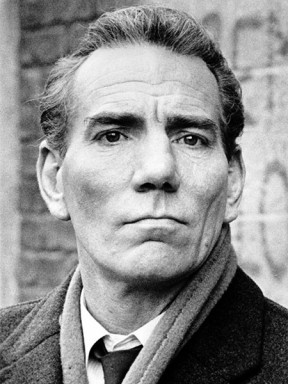 Pete Postlethwaite