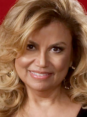 Suzanne de Passe