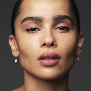 zoe-kravitz-bio-2025-450x600.jpg