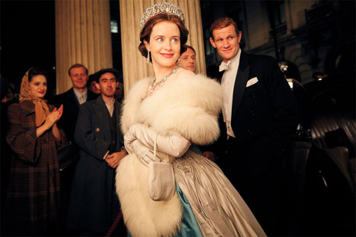 claire-foy-the-crown-faux-fur-900x600.jpg