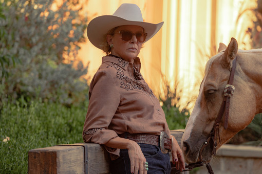 dutton-ranch-annette-bening-900x600.jpg
