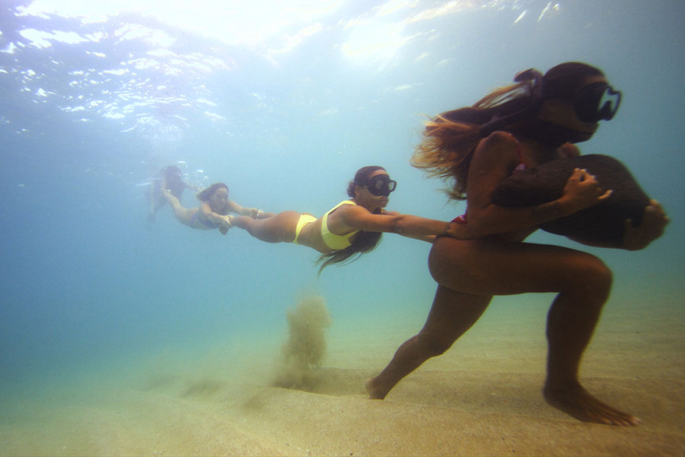 Surf Girls Hawai'i