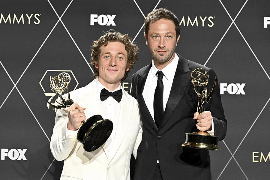 Jeremy Allen White and Ebon Moss-Bachrach from The Bear backstage at the 75th Emmy Awards 