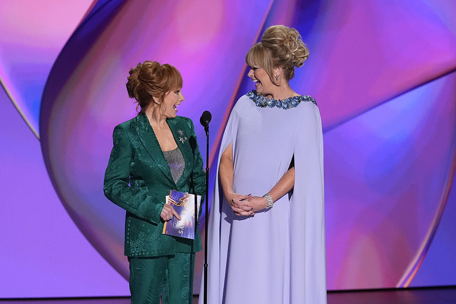 Reba McEntire and Melissa Peterman present the award for Outstanding Scripted Variety Series at the 76th Emmy Awards