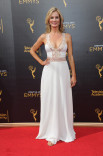 Beth Littleford arrives on the red carpet at the 2016 Creative Arts Emmys.