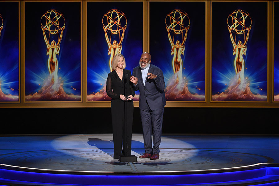 Lisa Kudrow and David Alan Grier