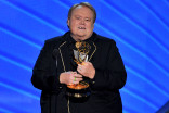 Louis Anderson accepts his award at the 2016 Primetime Emmys.