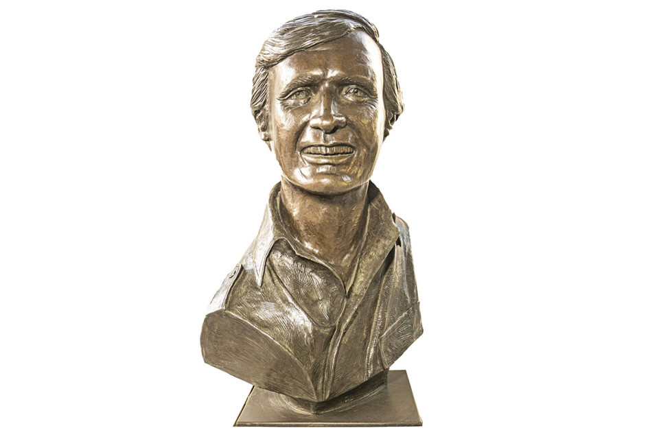 Bust of Alan Alda