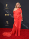 Catherine O’Hara arrives at the 73rd Emmy Awards, September 19, 2021 in Los Angeles, California. 