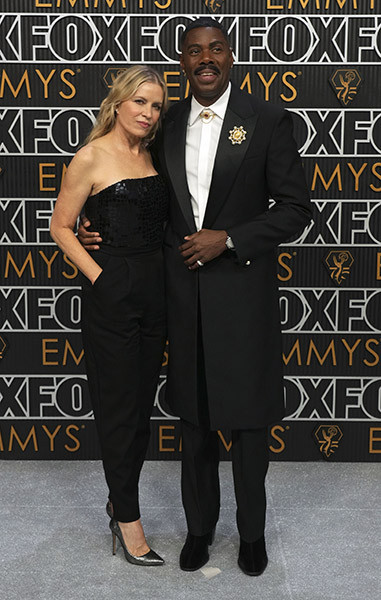 Kim Dickens and Colman Domingo from Fear The Walking Dead on the red carpet at the 75th Emmy Awards 