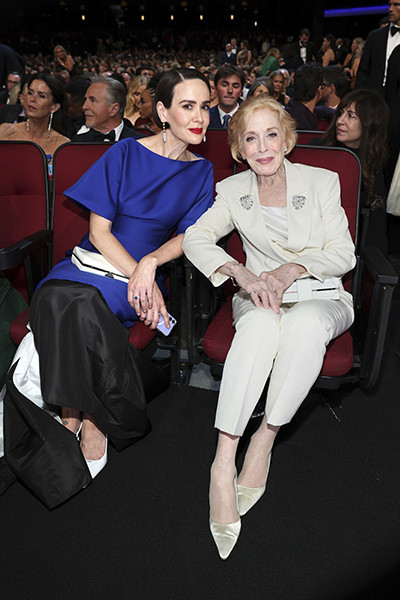 Sarah Paulson of Mr. &amp; Mrs. Smith and Holland Taylor of The Morning Show at the 76th Emmy Awards 