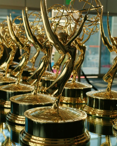 From the red carpet to the final win, here are moments we loved at the 78th #Emmy Awards 📺 ✨